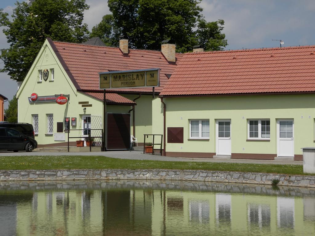 Hotel Marislav Cesnovice Exterior foto